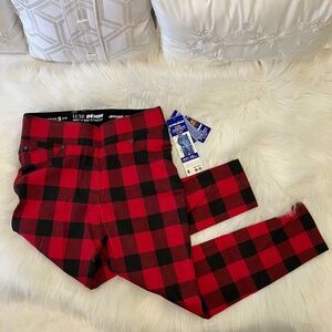 NWT Peter Nygard Red & Black Plaid Jeggings